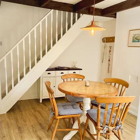 Cornish - Centre Holiday home