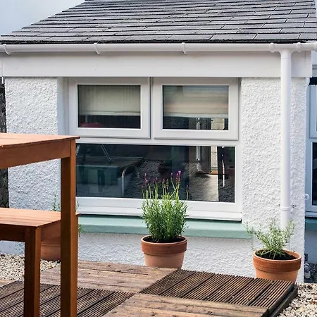 Cornish - Centre Holiday home *